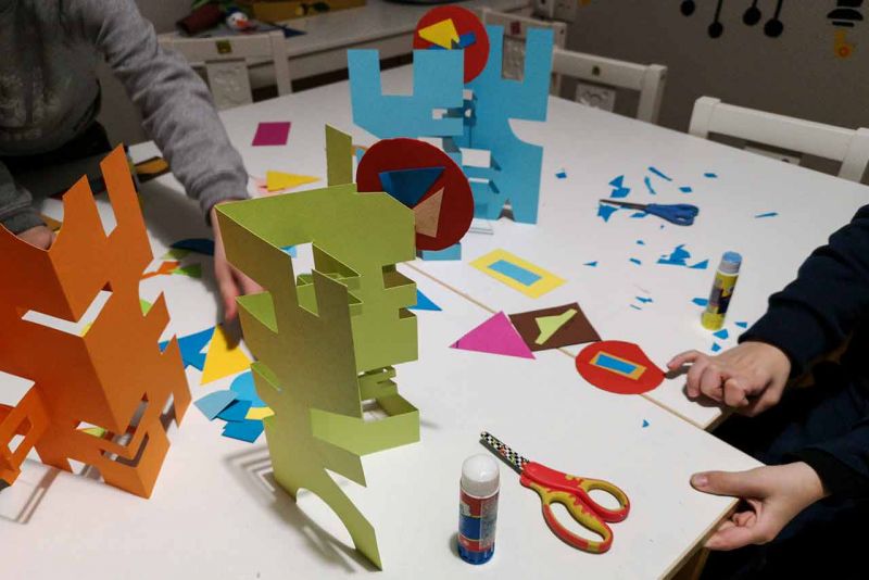 3D ΚΑΡΤΕΣ ΜΕ ΧΡΩΜΑΤΙΣΤΑ ΧΑΡΤΟΝΙΑ