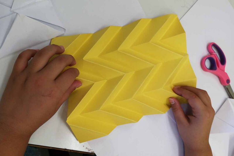 3D ΚΑΡΤΕΣ ΜΕ ΧΡΩΜΑΤΙΣΤΑ ΧΑΡΤΟΝΙΑ